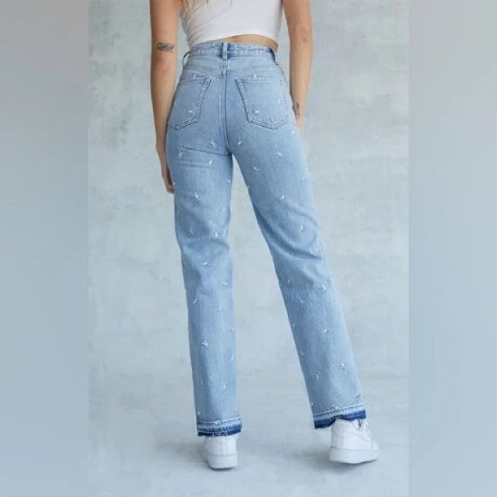 Playboy by Pacsun Raining Bunnies 90’s Boyfriend Drop Hem Light Wash Jeans 28 - Picture 3 of 12
